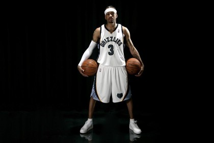 ng体育：德利赫特点出制胜传统，定位球是永恒杀器，回溯曼联99传奇铸就现代启示