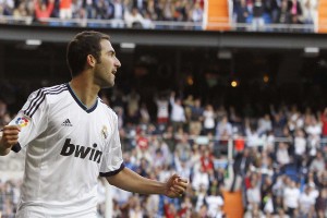 ng体育下载-突破心魔！新星球员摆脱防守阴影，暴力扣杀锁定胜局