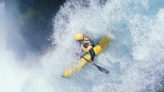 ng体育官网_邓弗里斯豪言破蓝鹰，欧冠洗礼铸就钢铁意志，国米誓取关键三分